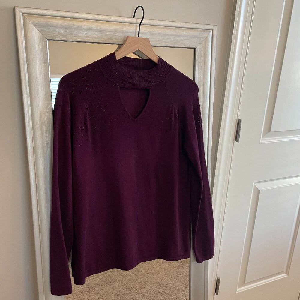 Cable & Gauge Women's Purple Rhinestone Keyhole Sweater Size M